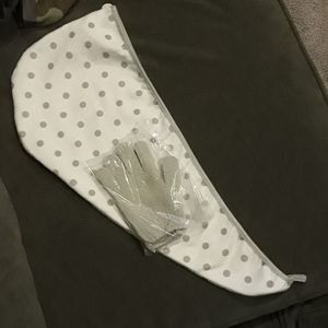 Microfiber hair towel and spa exfoliation gloves